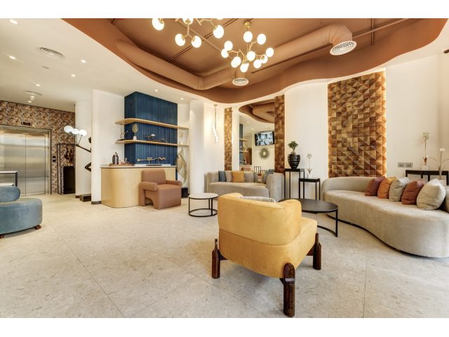 April Hotel