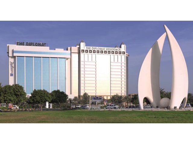 The Diplomat Radisson Blu Hotel Residence Spa